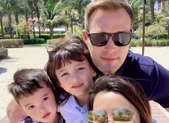 马雅舒一双儿女长大了,混血宝宝颜值爆表,姐姐精致弟弟帅气_孩子_父母