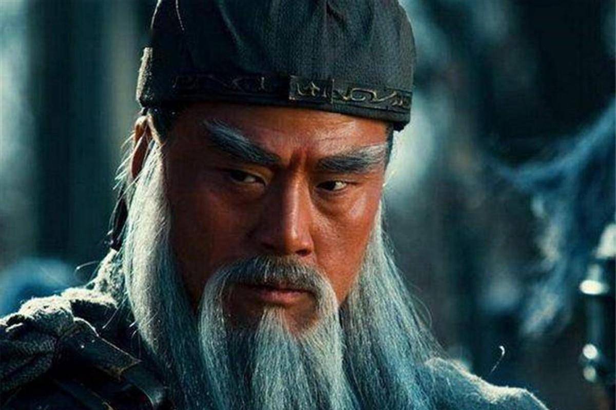 一场大雨冲现关羽墓,看到墓中头颅后,民众痛哭:拜错关羽数千年_刘备_