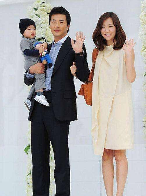 exo chen奉子成婚引怒粉丝要求退团!