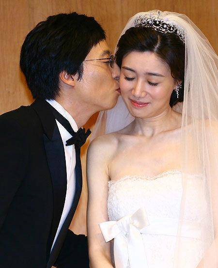 haha实名爆料某韩国女团成员暗恋过刘在石,对方已经结婚了_金钟国