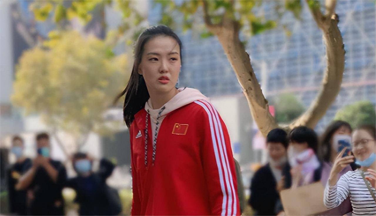 而张常宁在队中的位置便是主攻手惠若琪的替补,这个位置是队伍中的