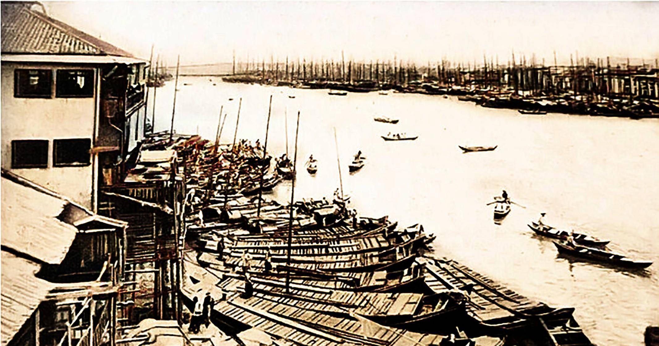 码头停船航运是古代一种重要的运输方式,比起陆路来说,速度更快,成本