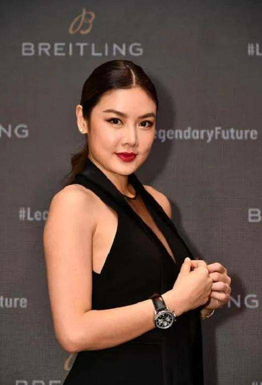 黎明前妻乐基儿晒全家福 3岁儿子庆生丈夫微笑出镜_ian_策划_发展