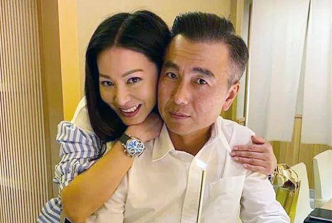 53岁魏骏杰近况曝光,身形肿胀面容衰老_滕丽名_程峰_内地