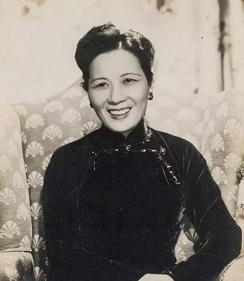 她又为何口含夜明珠_宋美龄_孙殿英_蒋介石