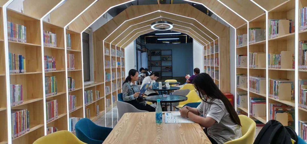 清华城香城书房6,览竹/清趣无穷,竹影婆娑古人曾经说过:"宁可食无肉