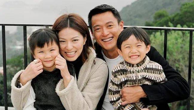 53岁魏骏杰近况曝光,身形肿胀面容衰老_滕丽名_程峰_内地