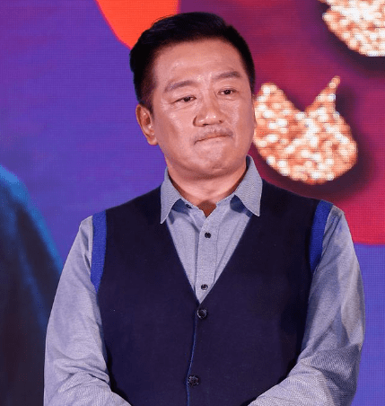 探望母亲,二人弹琴唱歌很温馨,居住环境简陋寒酸_一家_角色_丁岱勇