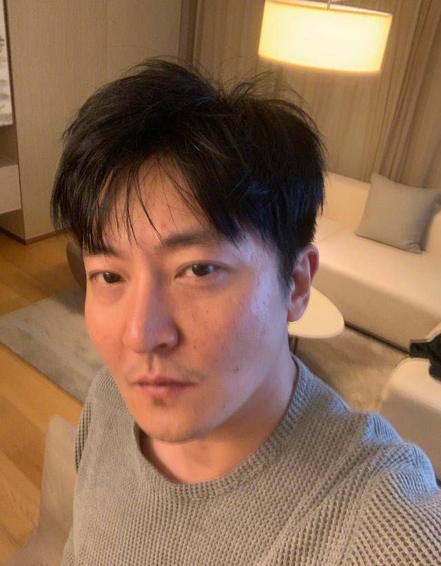 郭京飞不敌求助粉丝,包贝尔直言赢得无聊_回应_照片_形象