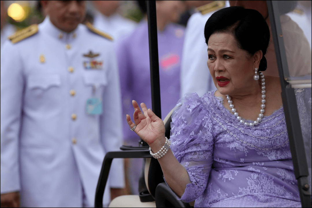 泰国最美王后,91 岁了_诗丽吉_普密蓬_国王