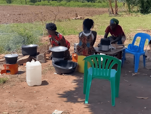 rose老公秀厨艺做中餐,工具原始技术来凑,却拒绝老婆垒灶台要求_rose