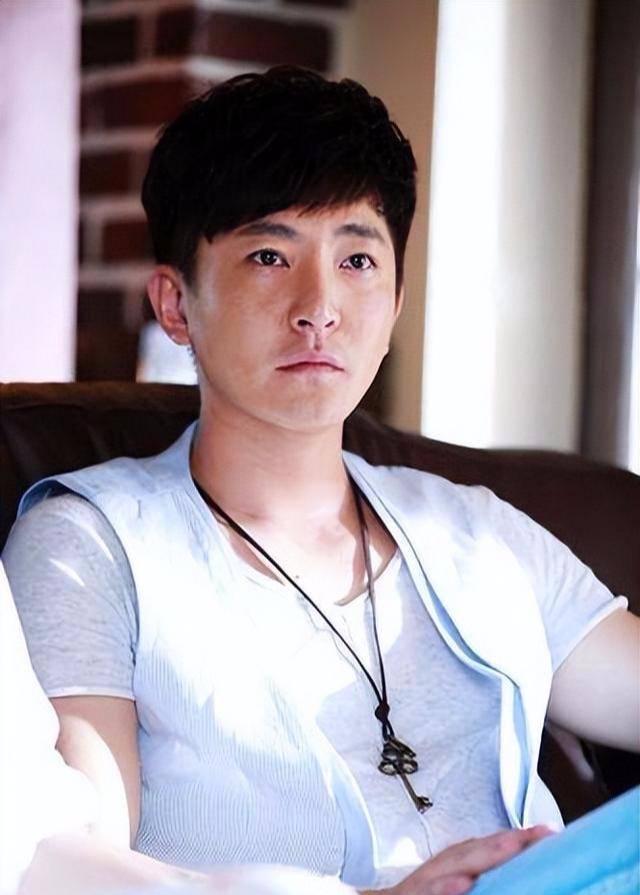 郭京飞:人到中年才火?大器晚成?