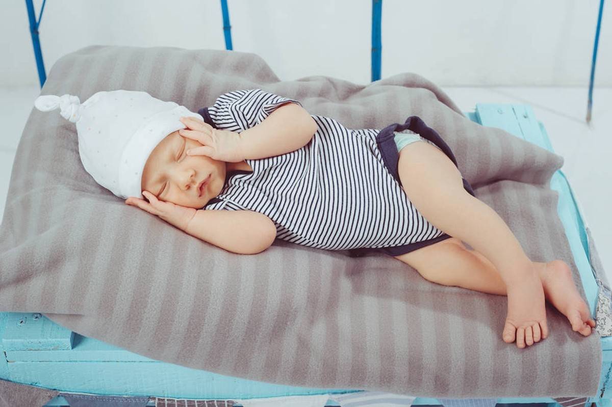 怎样才能让宝宝睡出好看的头型？这3点不可忽视,尤其是最后一点