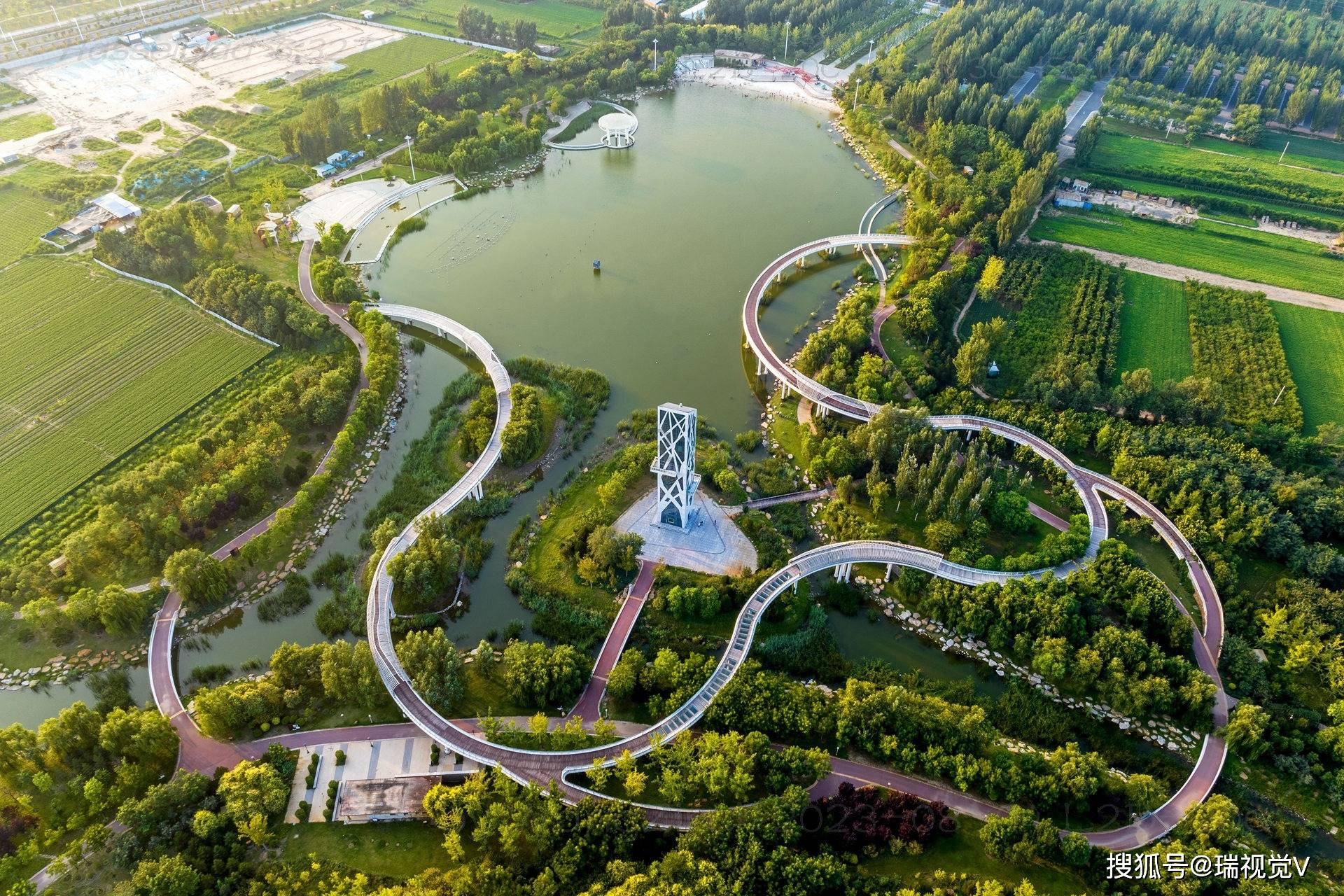 森林公园水系建设项目的有关网上资料显示,水域面积1074亩,包括白马湖