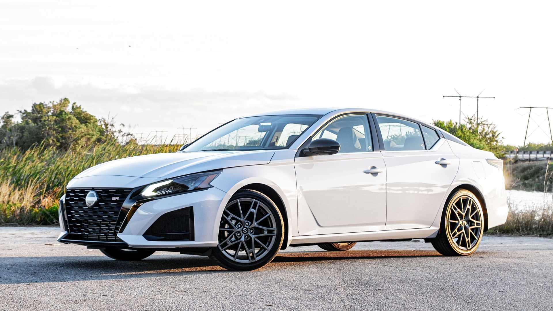 6万元!美版2024款日产天籁现已上市 配2.5l和2.