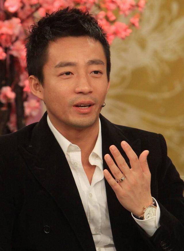 大张伟再次提起杨天真,让尚雯婕很尴尬,他不止一次这样做了_张艺兴