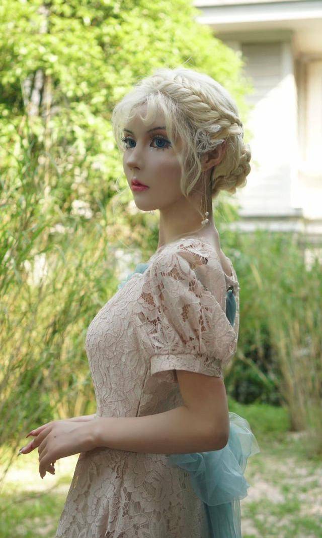 女网红迪丽拉整容过度?