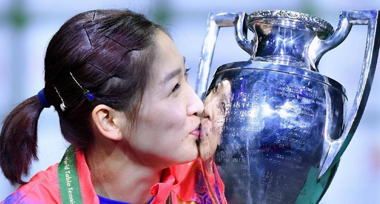 刘诗雯的离场背影带给我们深深的思考.