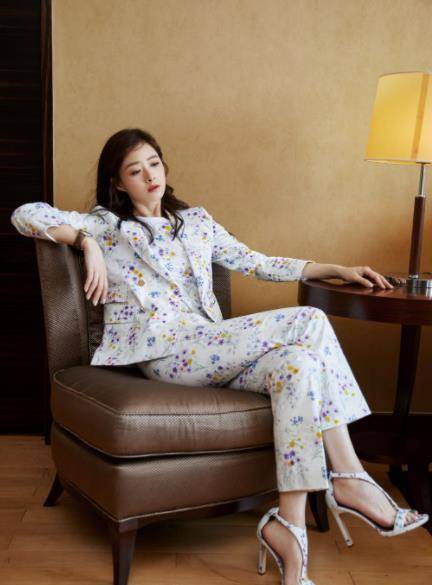 王凯和蒋欣为何分手,蒋欣只用了几个字霸气回应,估计王凯要慌了_互动