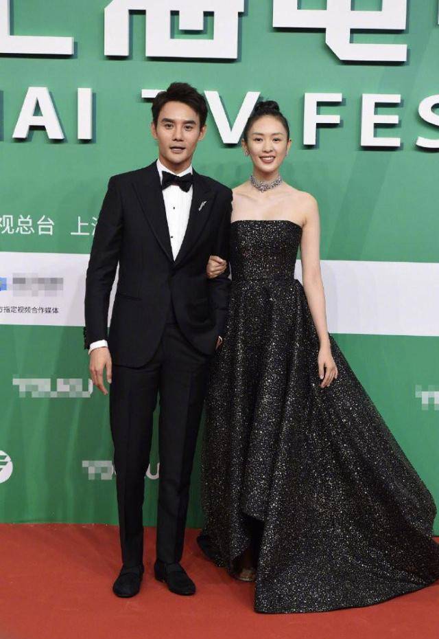 王凯童瑶全程牵手,姐弟俩颜值在线超养眼_长裙_气质_造型