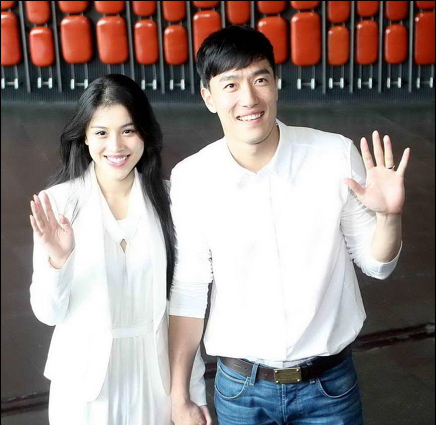 肤白貌美,女神范十足,身材颜值不输吴莎_衣服_效果_服装