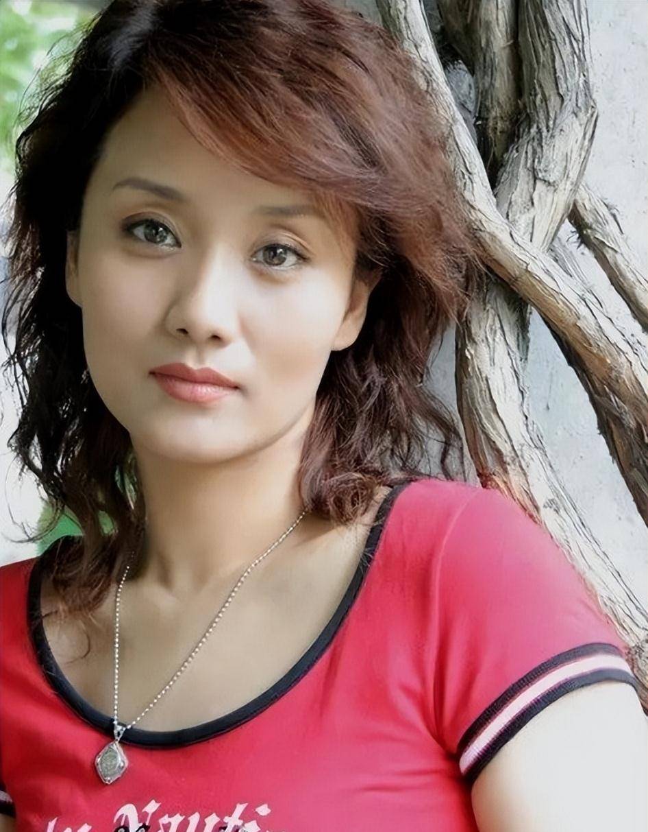 14位贤良的"妈妈专业户"女星,年轻时个顶个是美人坯子_气质_时间_角色