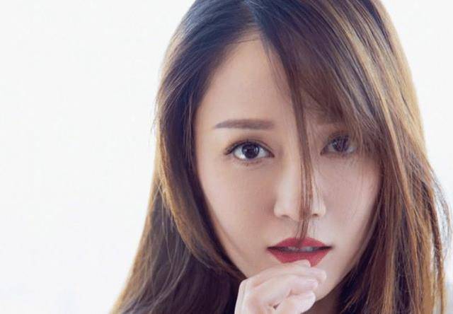 陈乔恩怀孕是真的吗?还上热搜了,对此你怎么看?_衣服_女明星_祝福