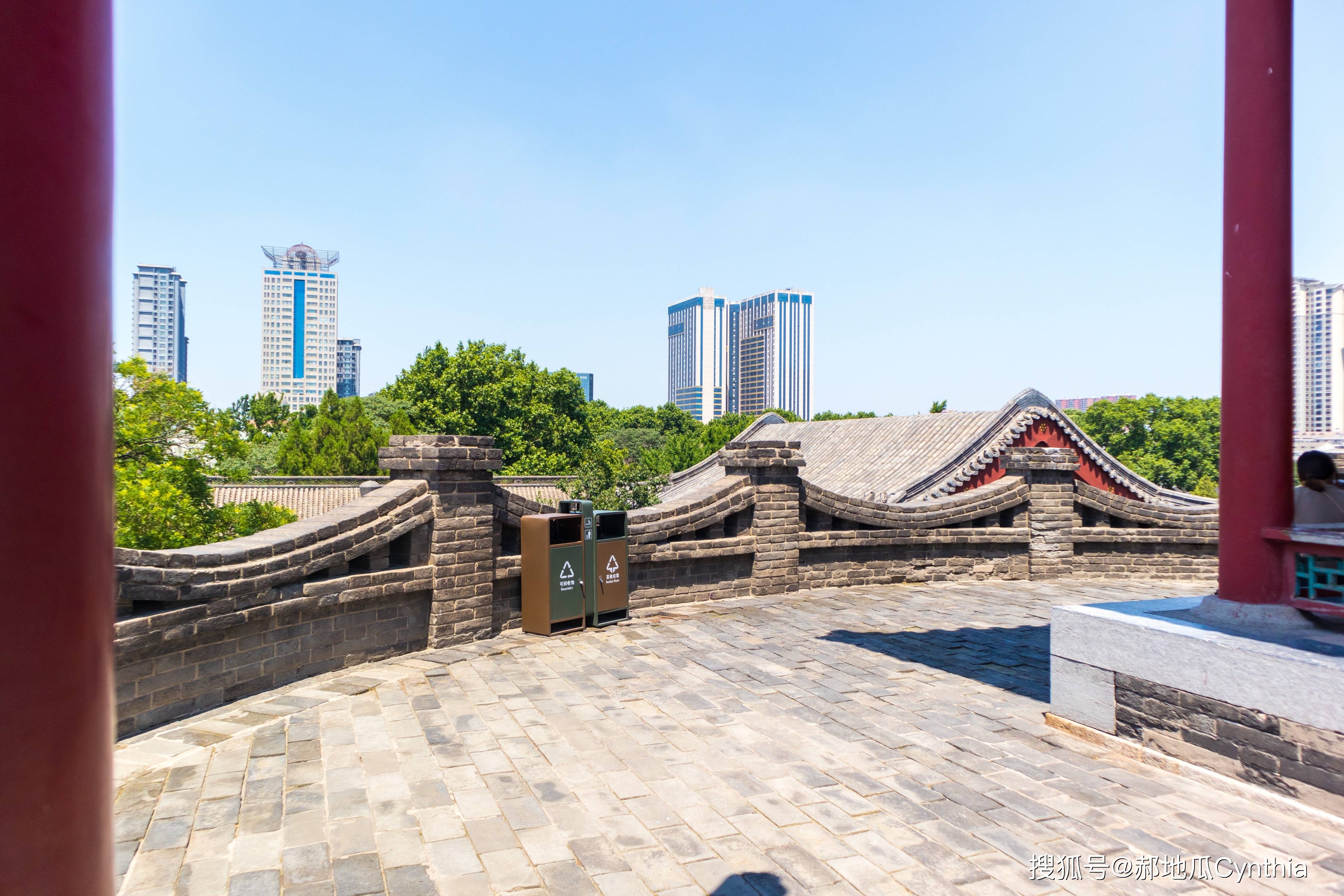 邯郸建设最早的历史文化公园,围绕武灵丛台开辟的一座公园