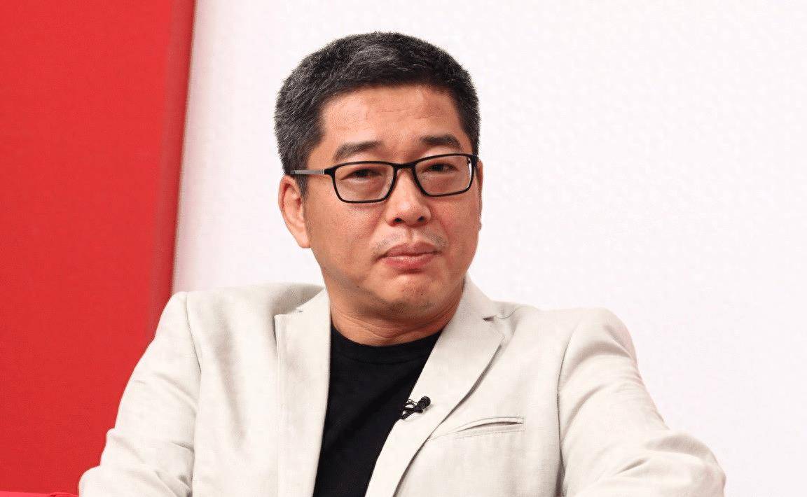 就足球解说这一行来说,包括詹俊,张璐,刘嘉远甚至段暄,贺伟,黄健翔