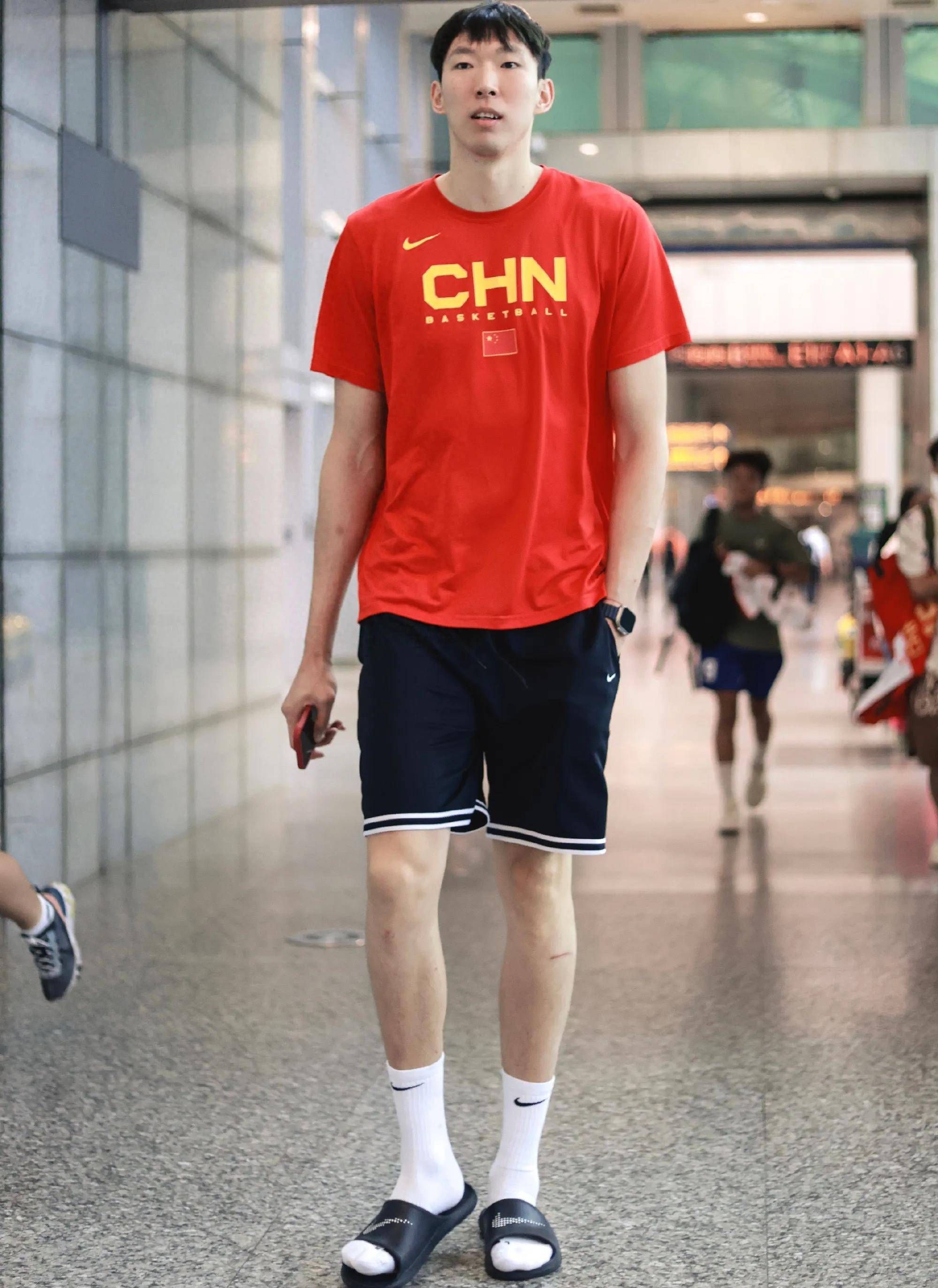 因为周琦在世界杯的发挥不论对他自己,还是对中国男篮以及中国篮球,都