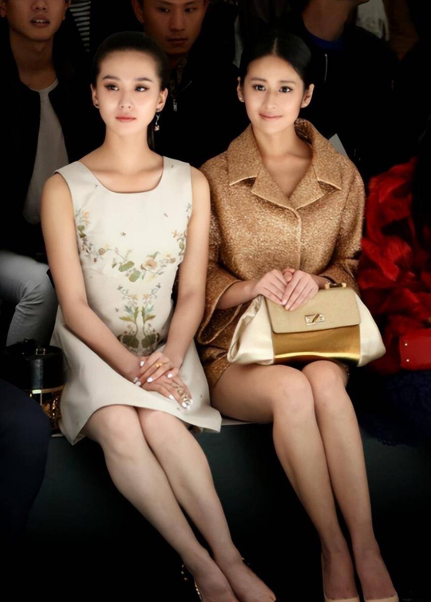 6735岁刘诗诗同框34岁颖儿,一似女神一似村姑,年龄相差仅1岁_金色