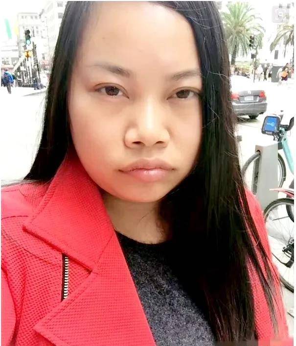 一脸幸福恋情曝光,身材臃肿打扮欧美范_罗玉凤_生活_网友