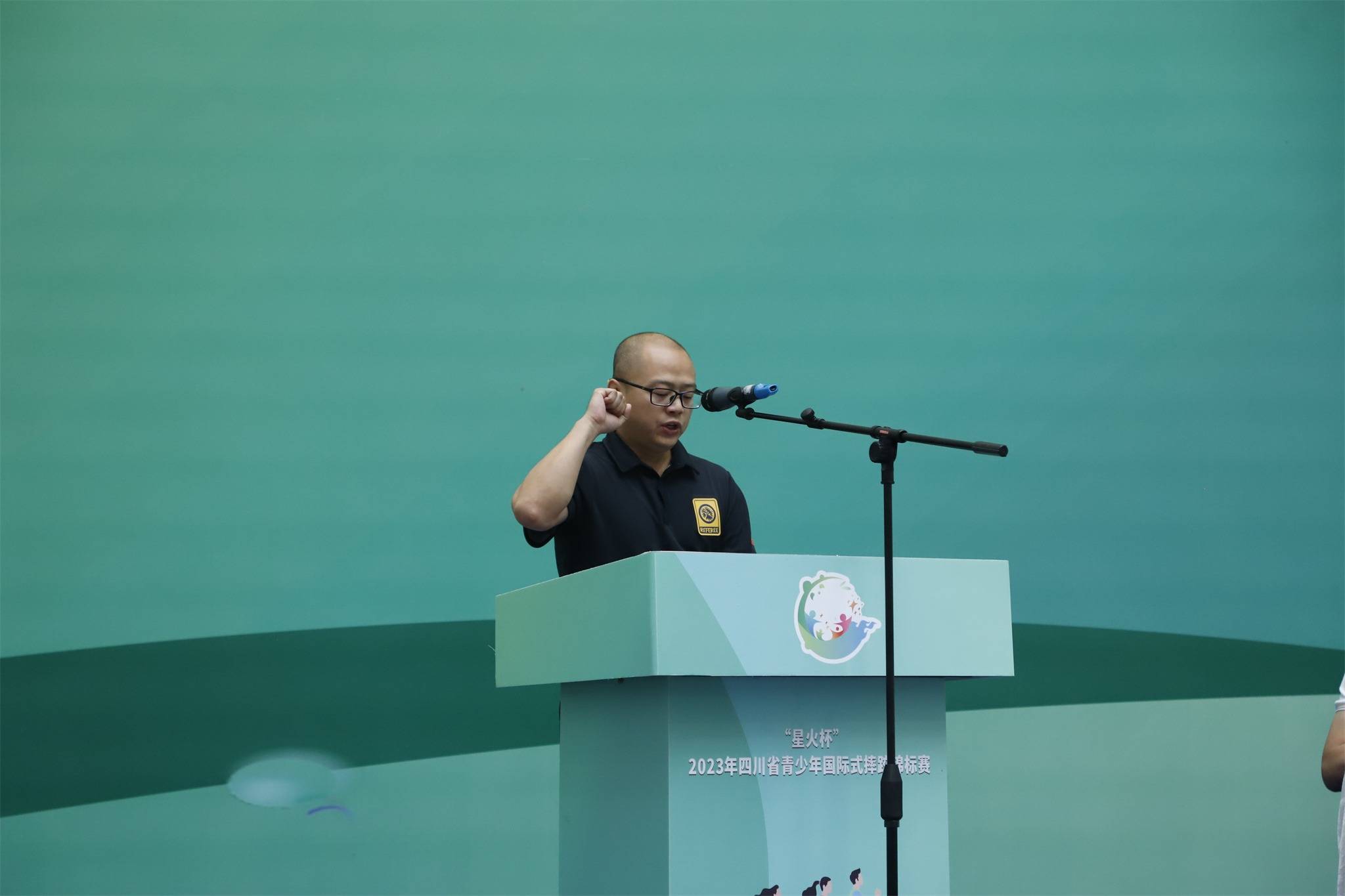 阿坝州文化体育和旅游局四级调研员贺锋;汶川县人民政府副县长王洪玲