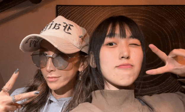 中国好声音母公司股价持续大跌,好声音学员杨灿晒与李玟聊天语音_乌云