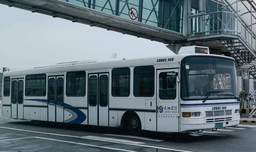 福州长乐机场地勤车辆随拍_航空_康巴斯来_配置