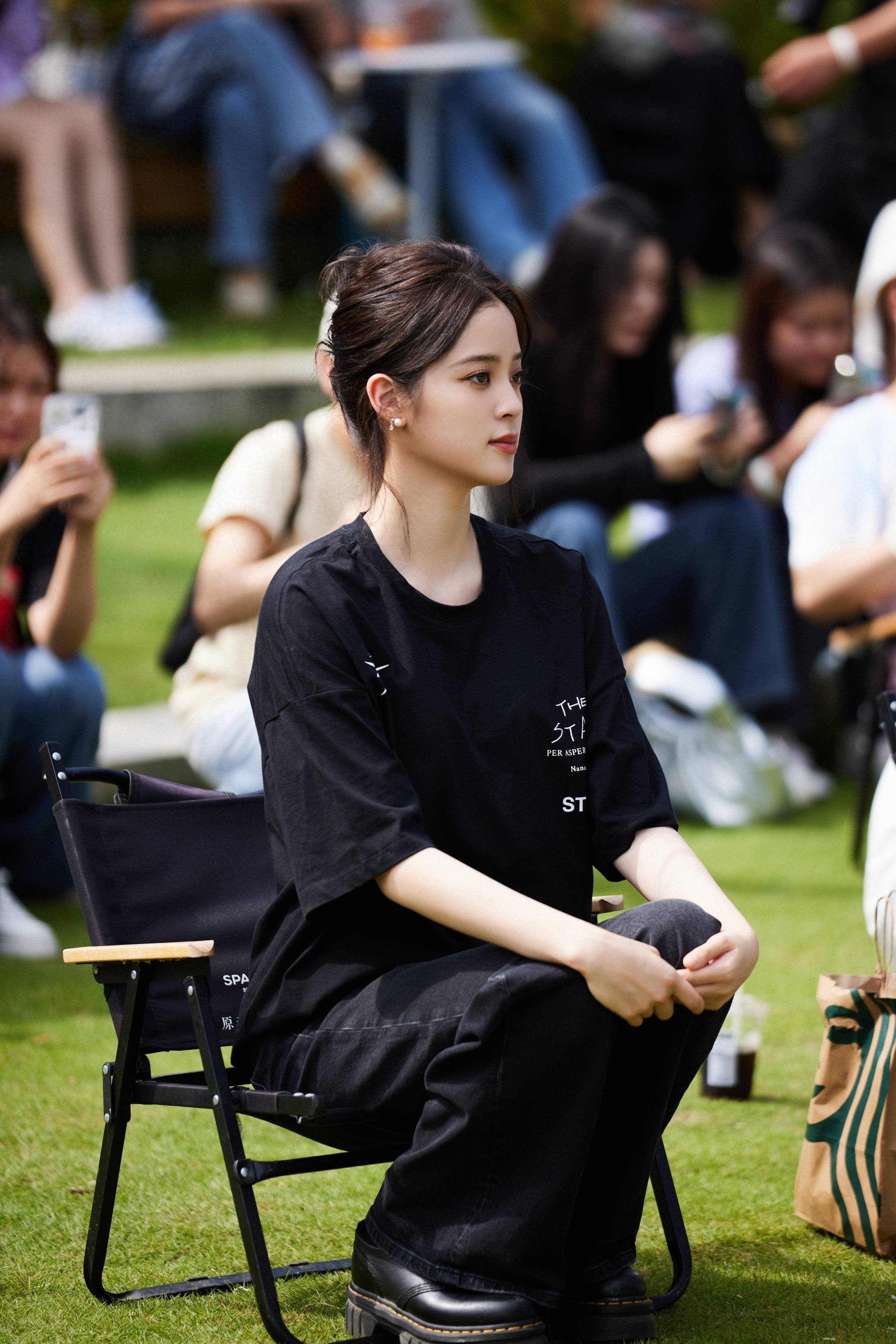 欧阳娜娜 231042 the star 艺术展蓉城开展啦