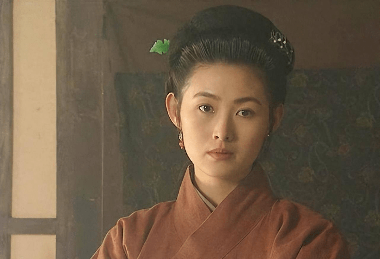武大郎宋文华,已68岁了,他与妻子蛮有夫妻相的,一起享受夕阳红