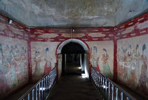 乾陵地宫中,至于到底有多少文物,经