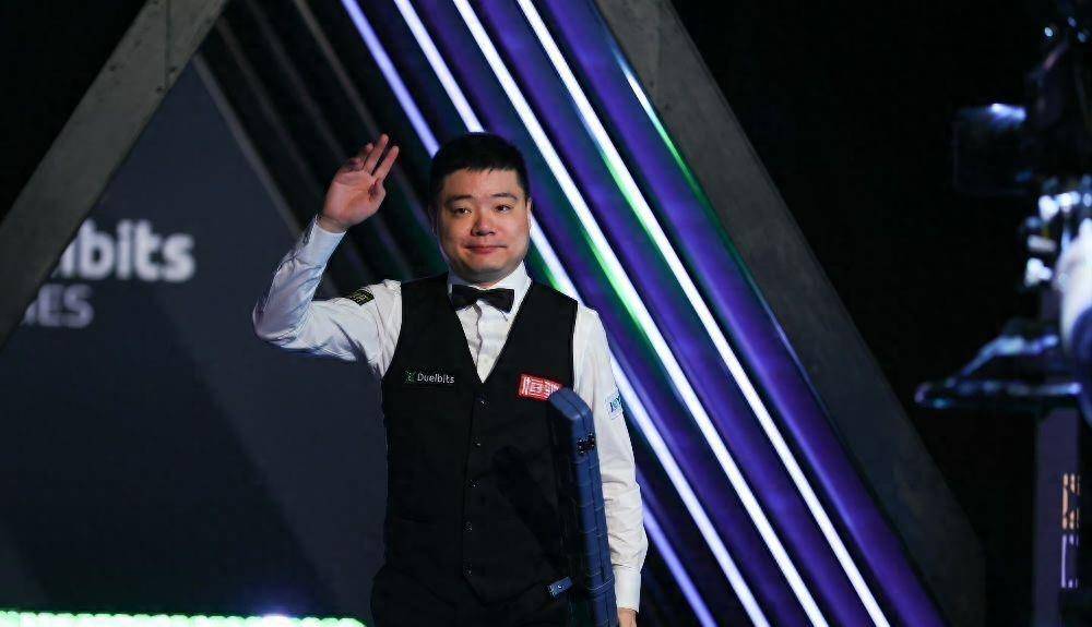 吴宜泽惊艳国外公开赛:5-1击溃世锦赛冠军,4-2破解眼镜侠_斯诺克_比赛