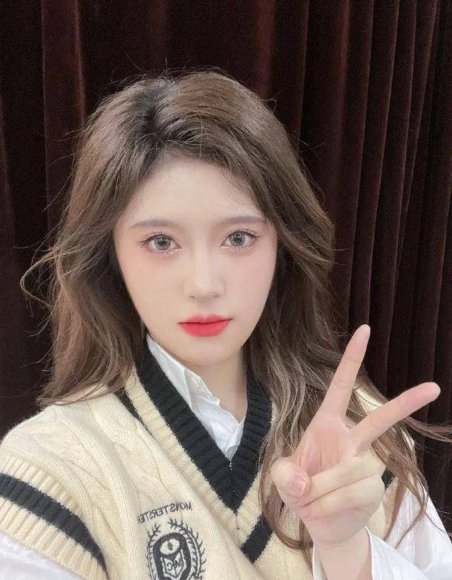 翻版鞠婧祎,打通了正主的路人缘玄学_邓歆玥_美貌_美女