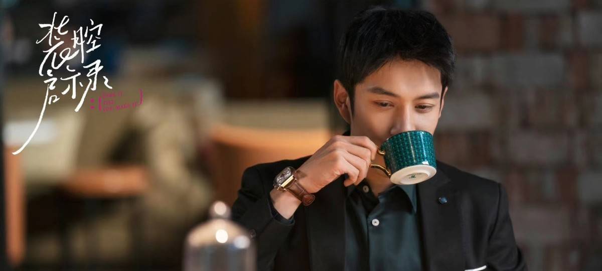 没想到8月即将结束,蔡文静韩东君会以这样的形式,打出一副王炸_彭冠英