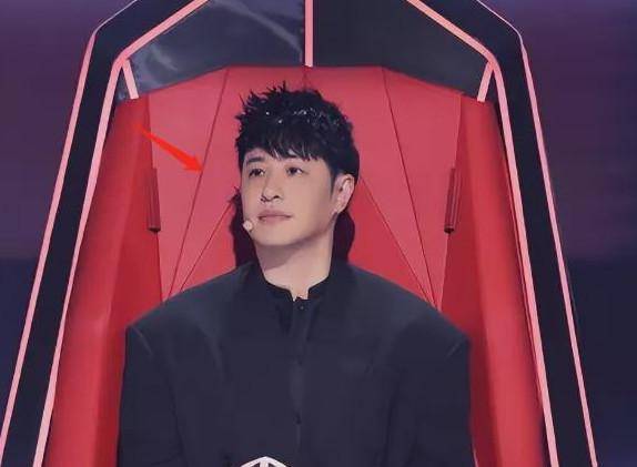 潘玮柏被隔空转椅?