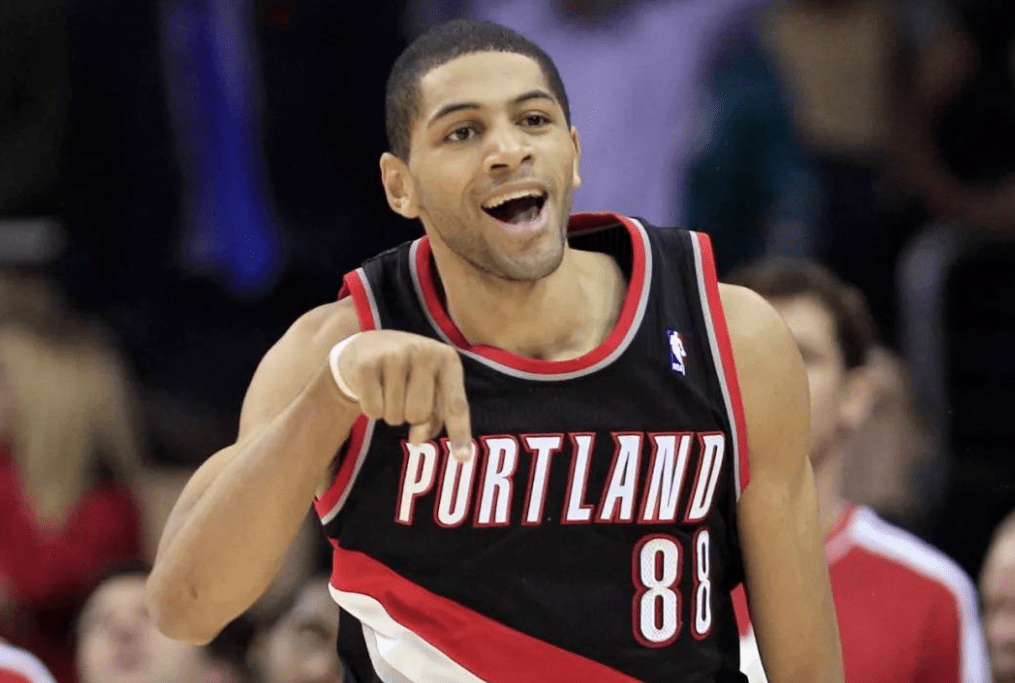 老婆宣!9年天价长约,终于谢幕._巴图姆_世界杯_赛季