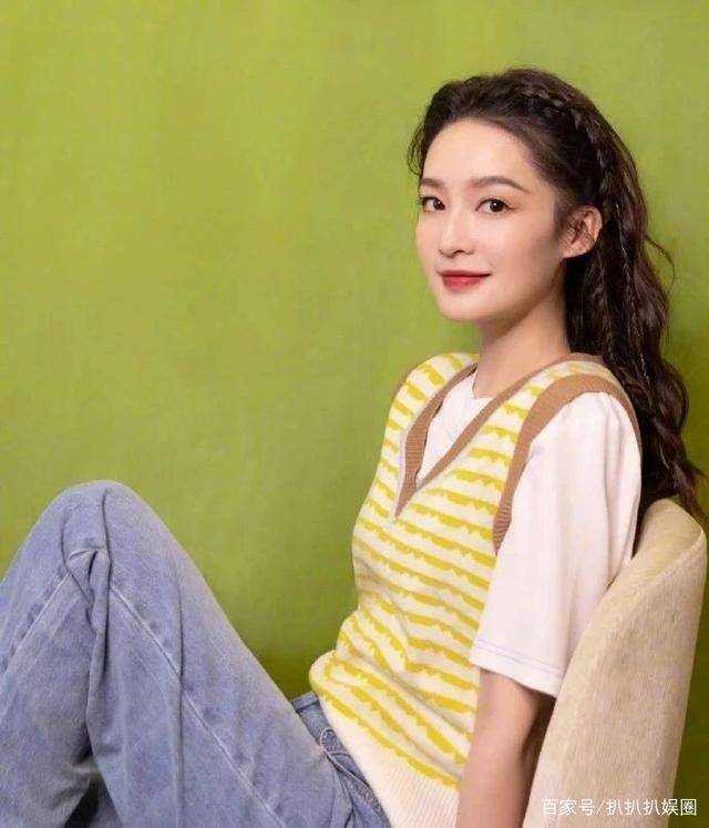 李沁成压戏专业户?某女星被偏门反噬?_行程_商务_样子