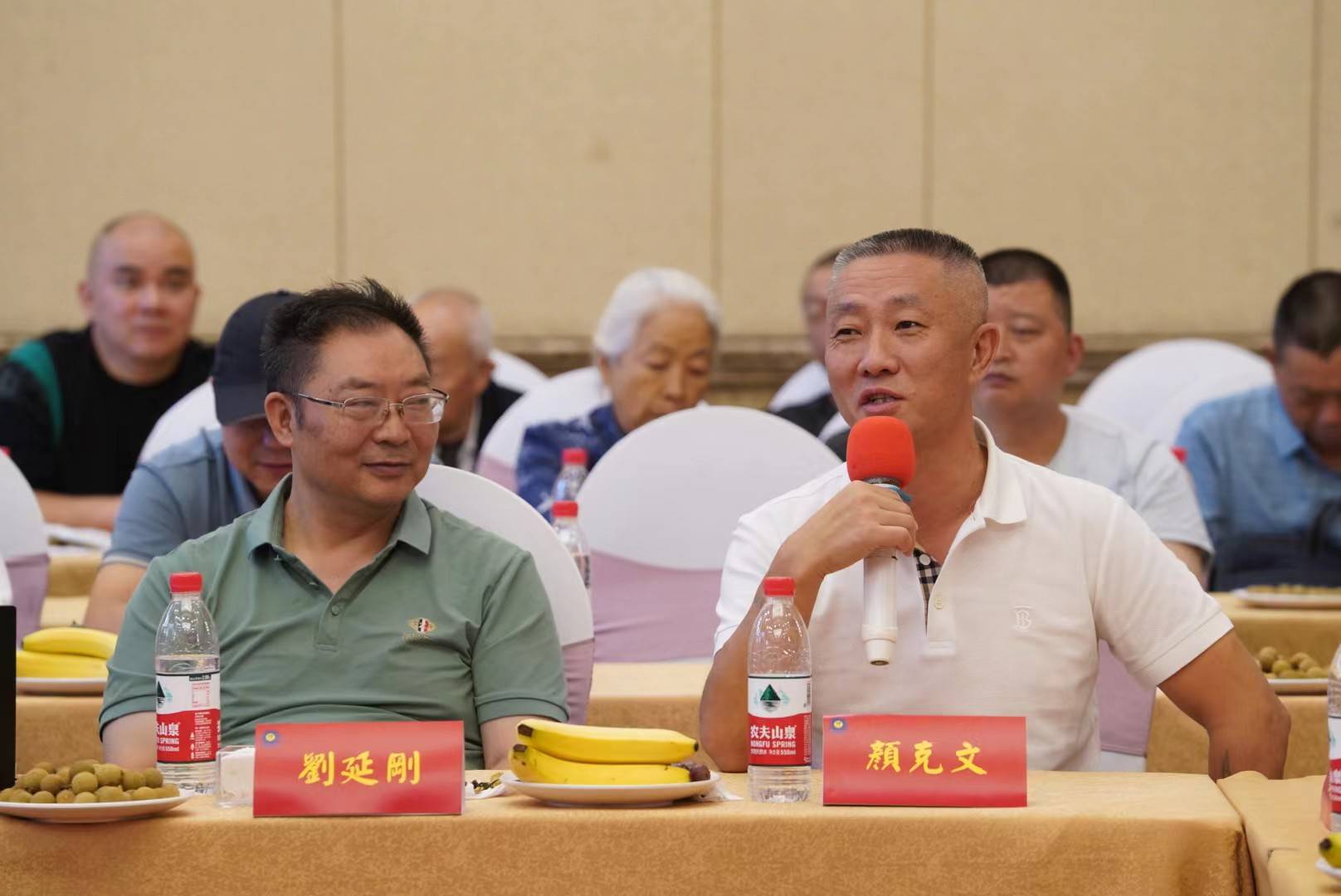 秦彥士,彭华,杨永平等专家学者及研究会理事,会员踊跃发言,参会人员