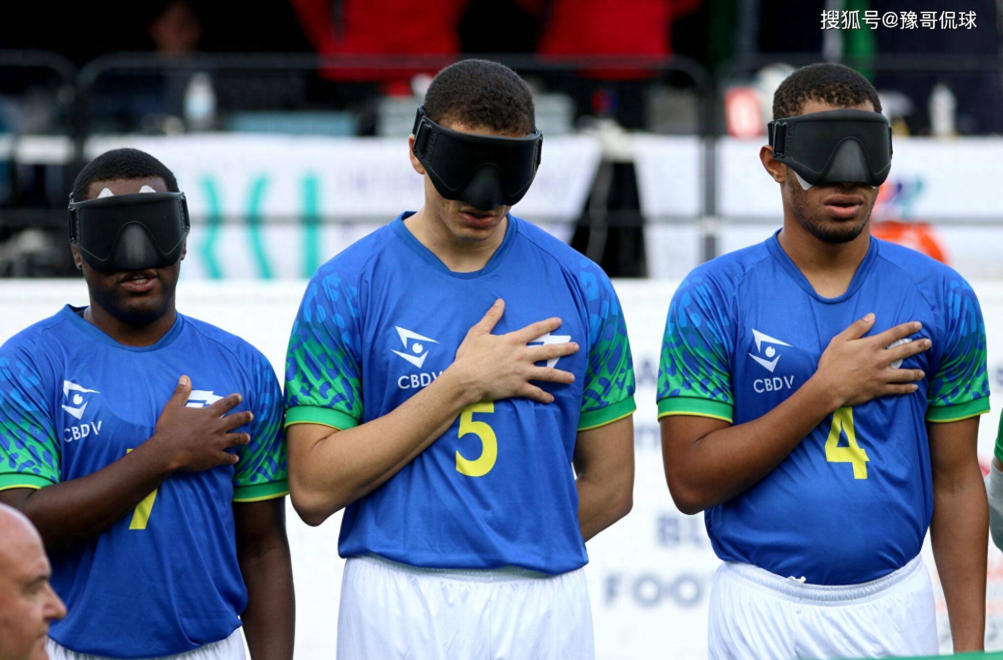 中国盲人男足打进世界杯决赛,击败巴西,李铁羞愧吗_球迷_吐槽_球员