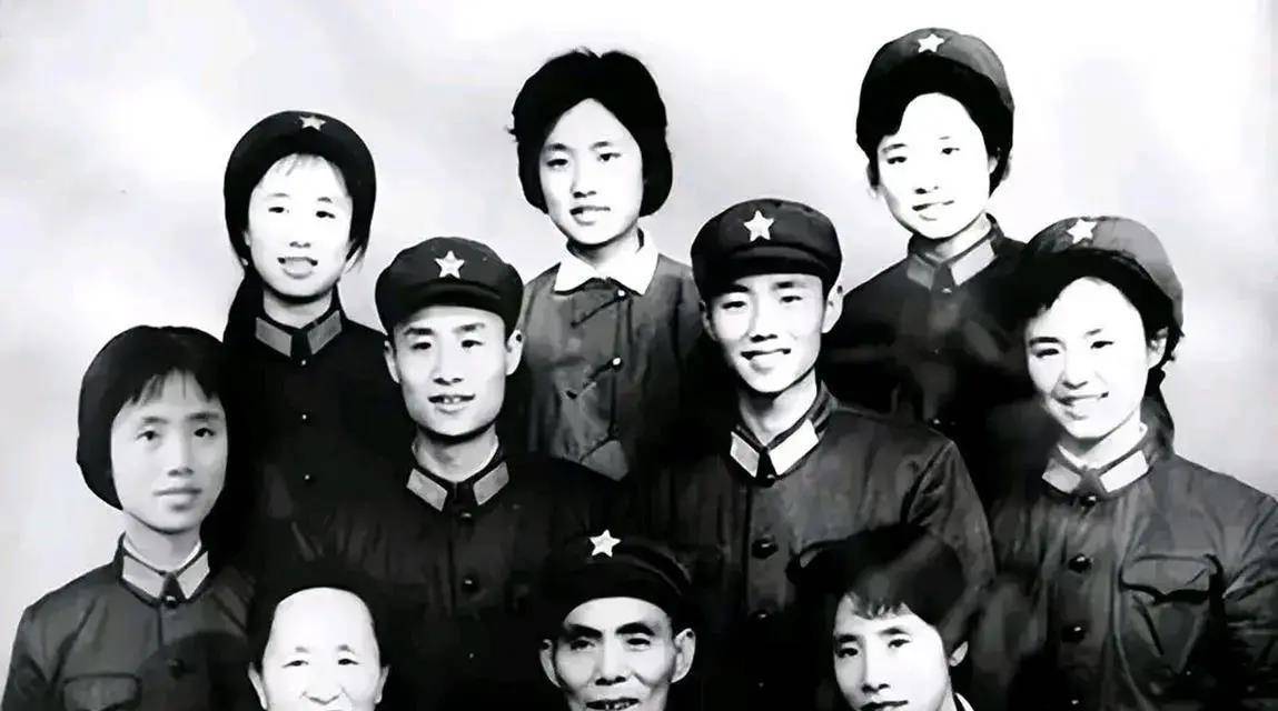 180师损失巨大,60军军长韦杰被撤职,他回国以之后担任什么职务_彭总