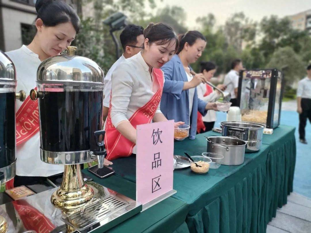 炎炎夏日,新希望服务这波清凉送到心坎儿上了_业主_饮品_关怀