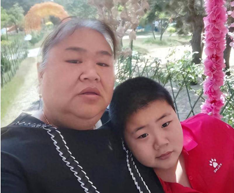 唐功红04年冒死惊天一举,打破纪录拿下金牌,国家奖励4室2厅_举重_比赛