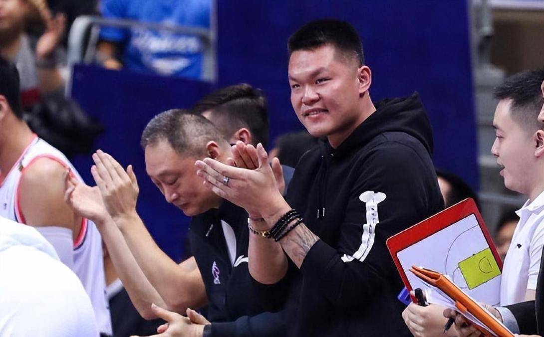 广东男篮的休赛期,朱芳雨能否迎回周鹏?巩晓彬的去向如何?